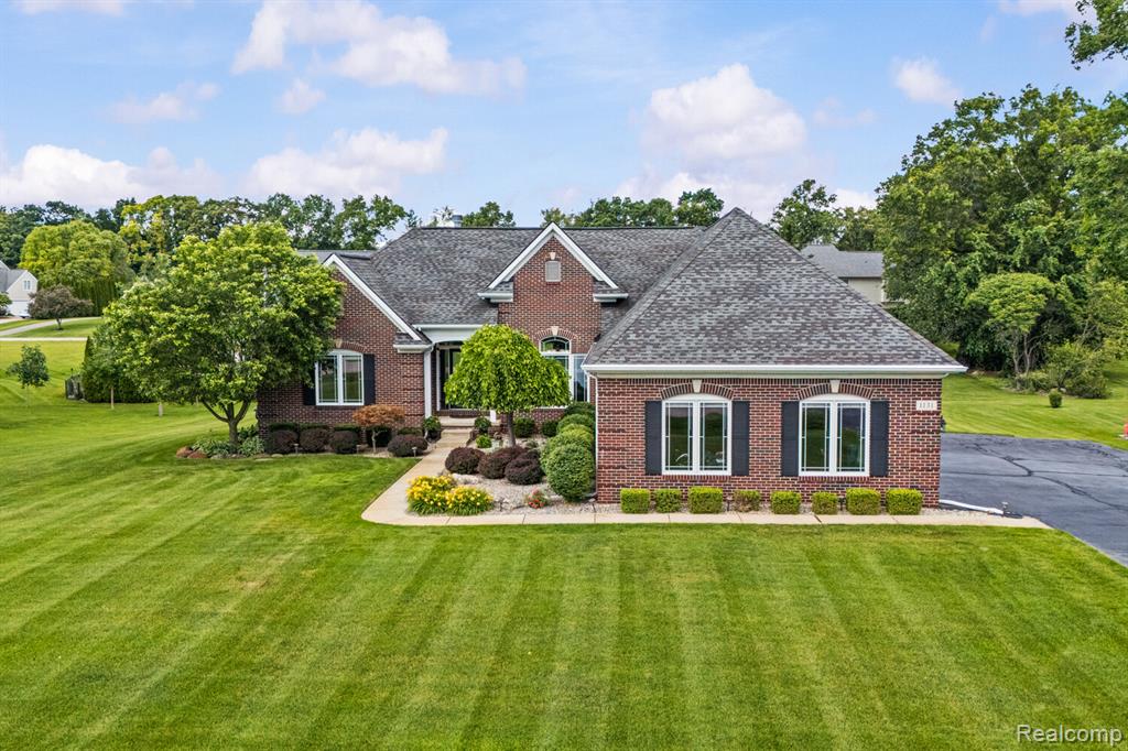 1131 Thorn Ridge Drive, Howell, MI 48843