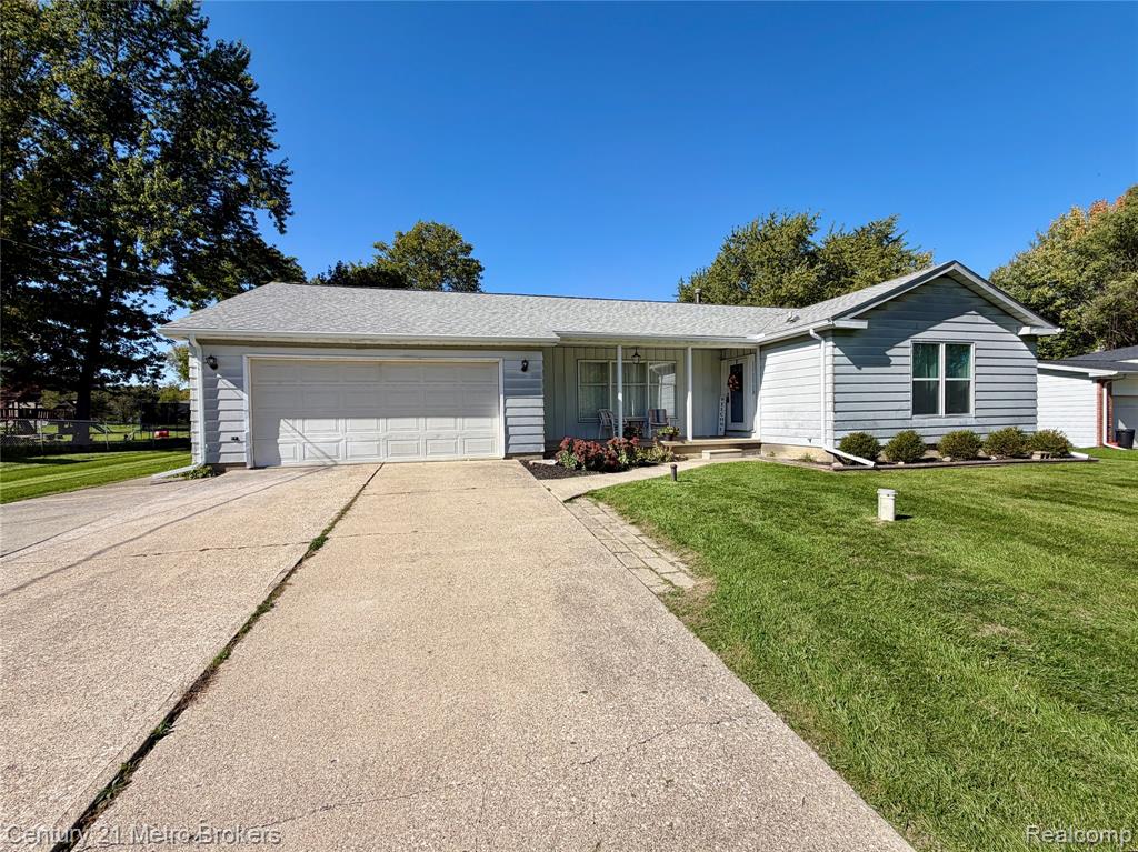 7048 Brittwood Lane, Flint, MI 48507