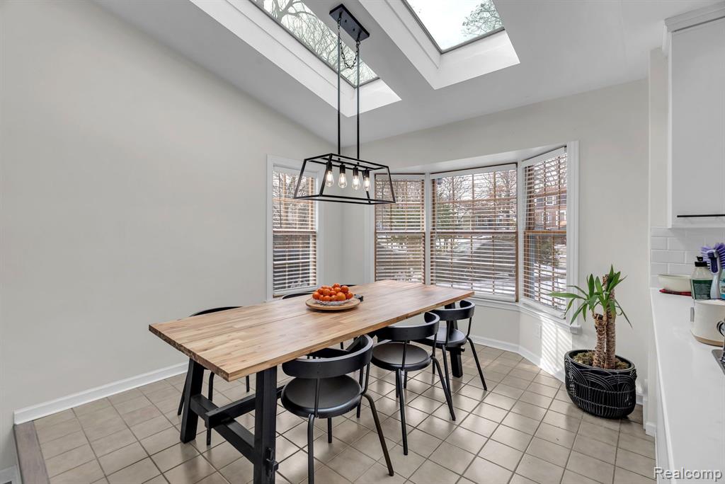 6 CLINTON Lane, Dearborn, MI 48120 — Photo 11