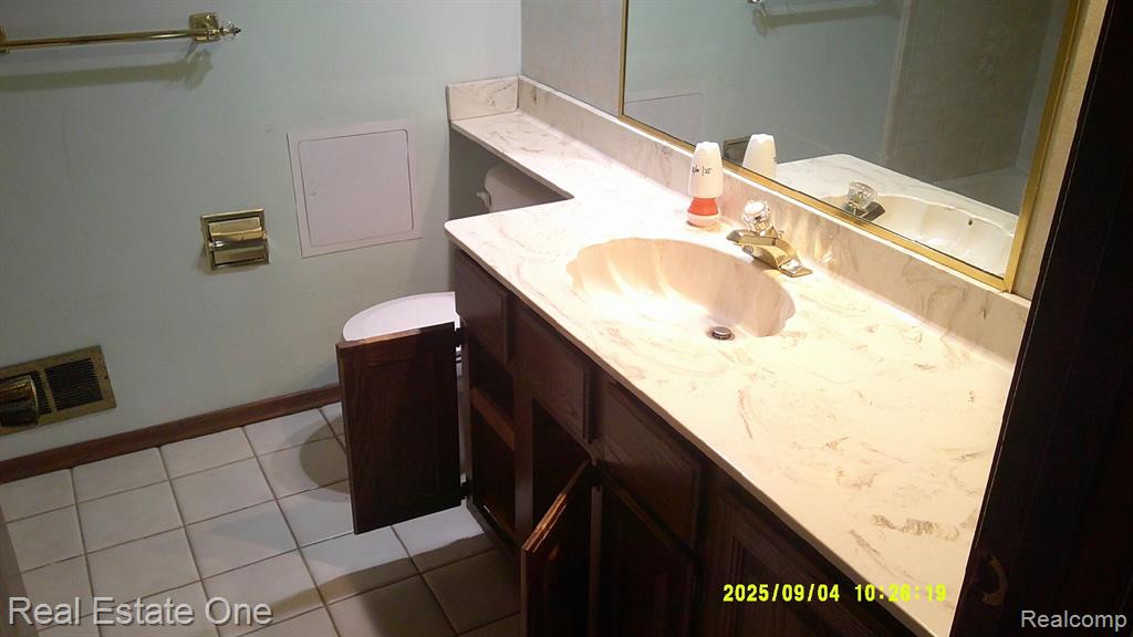 9531 W Outer Drive, Detroit, MI 48223 — Photo 25