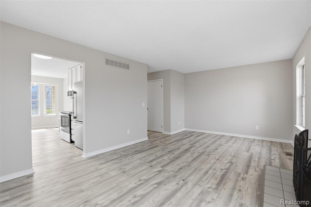 31192 Columbia Drive, Novi, MI, 48377