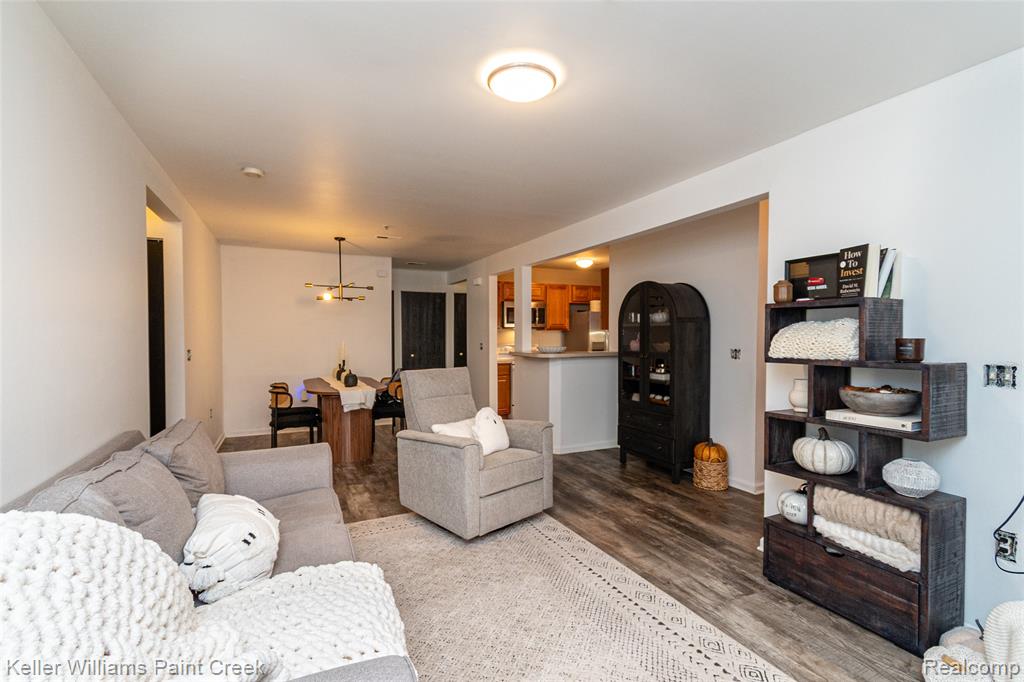 867 Amanda Lane, Pontiac, MI 48340 — Photo 10