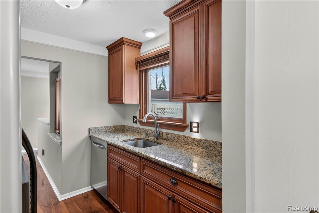 19523 Plumwoode Court, Brownstown, MI 48183 — Photo 17