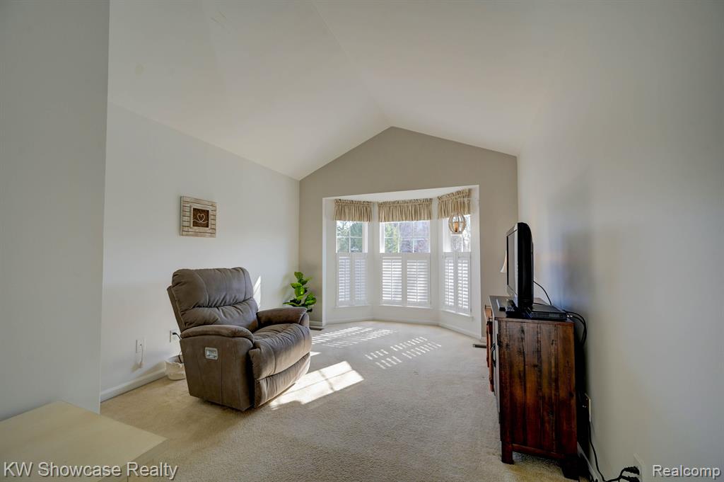 1074 ANDOVER Circle, Commerce Twp, MI 48390 — Photo 22