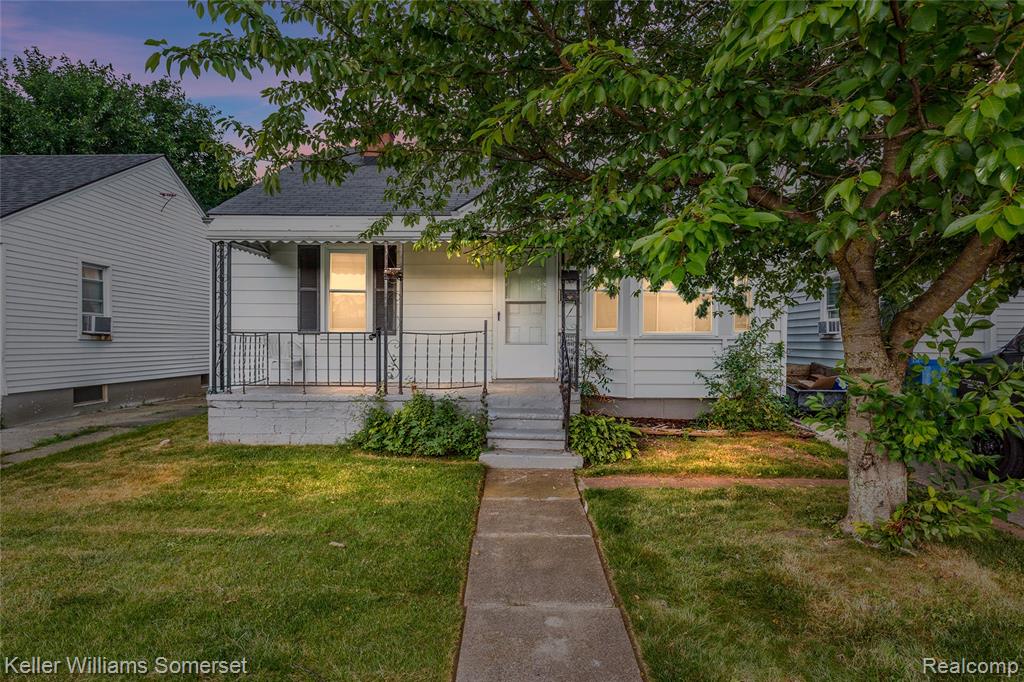 21178 Dexter Boulevard, Warren, MI 48089