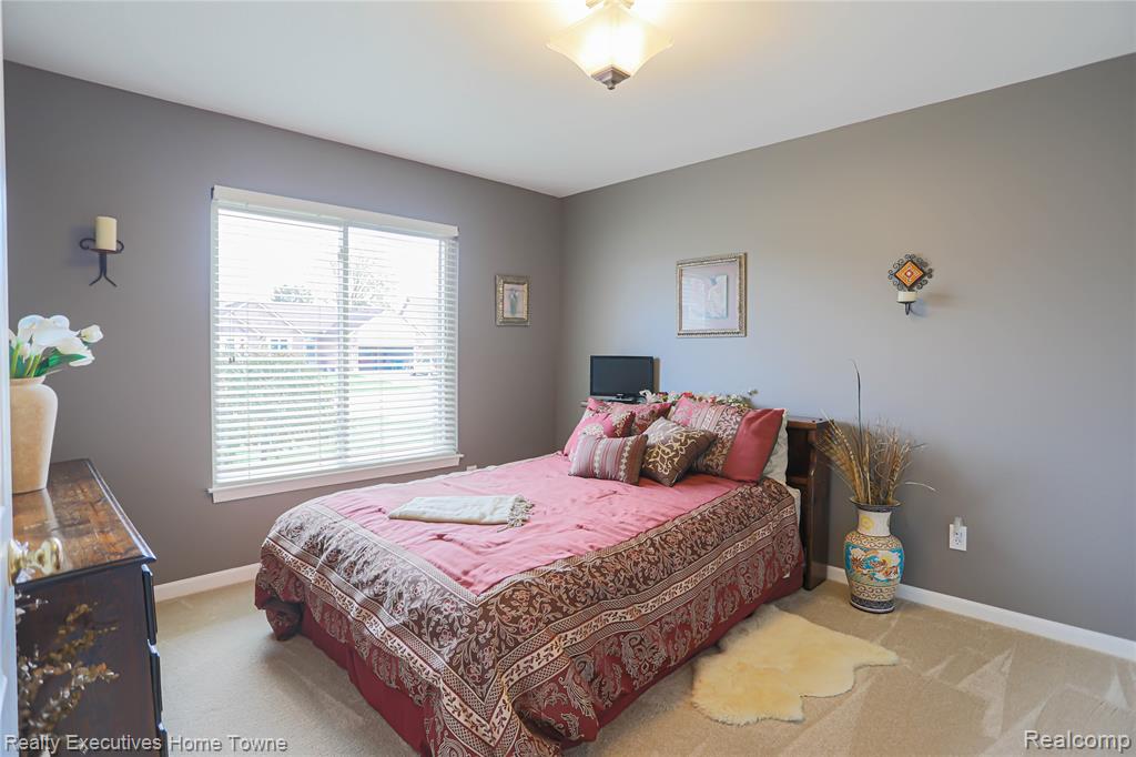 50315 Alden Drive, Macomb, MI 48044 — Photo 32