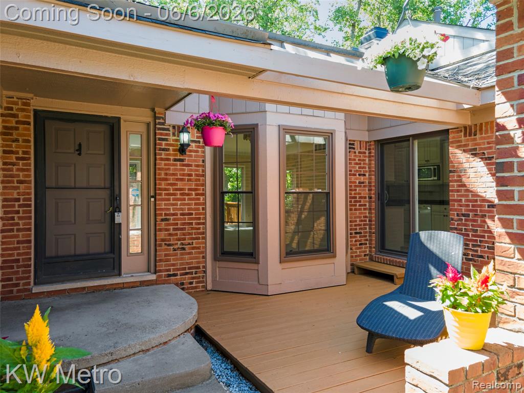 7348 Meadowridge Circle, West Bloomfield, MI — Photo 4