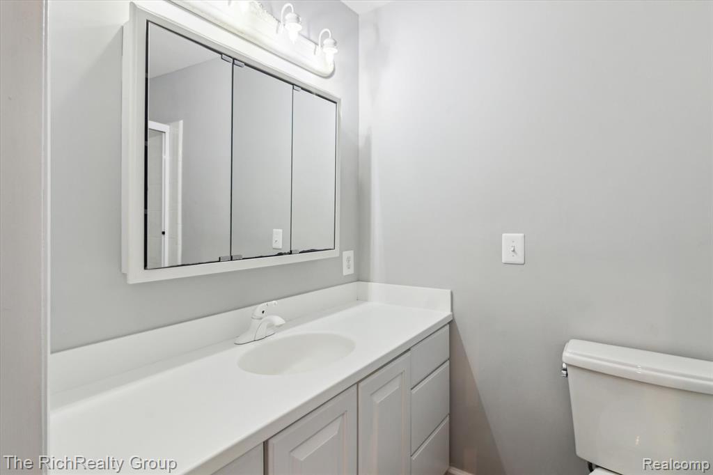 43101 LANCELOT Drive, Canton, MI 48188 — Photo 44
