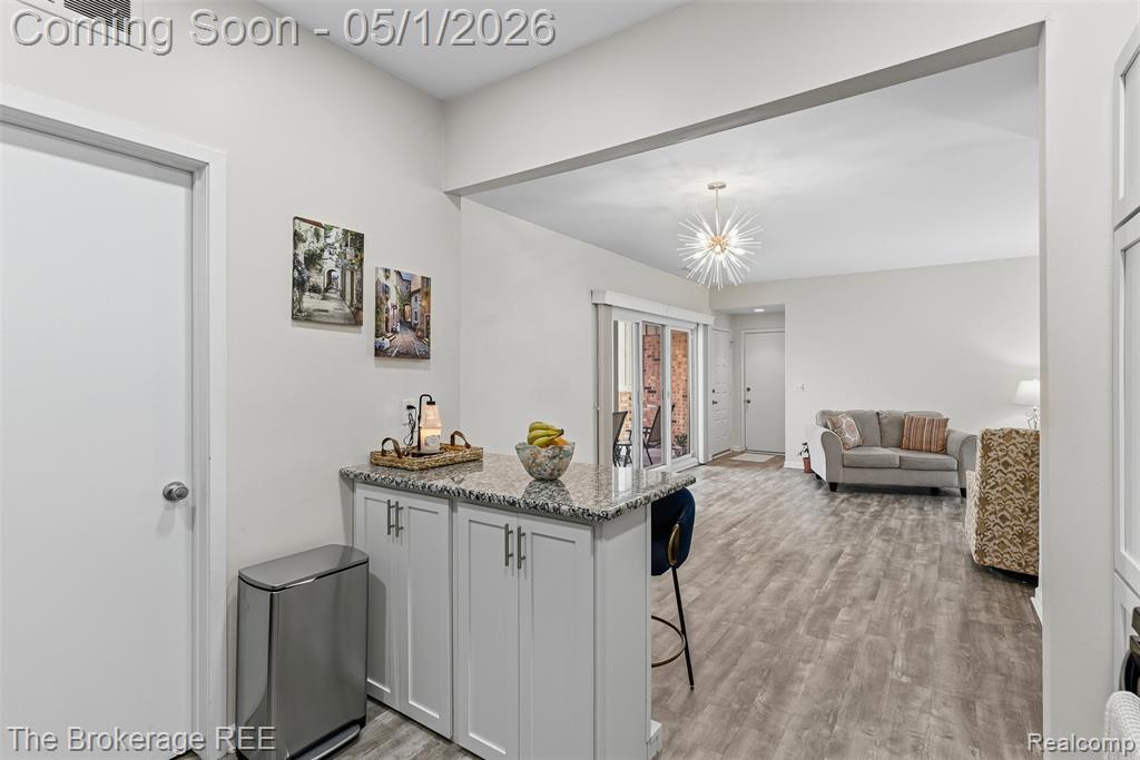 29374 Laurel Drive, Farmington Hills, MI 48331 — Photo 14