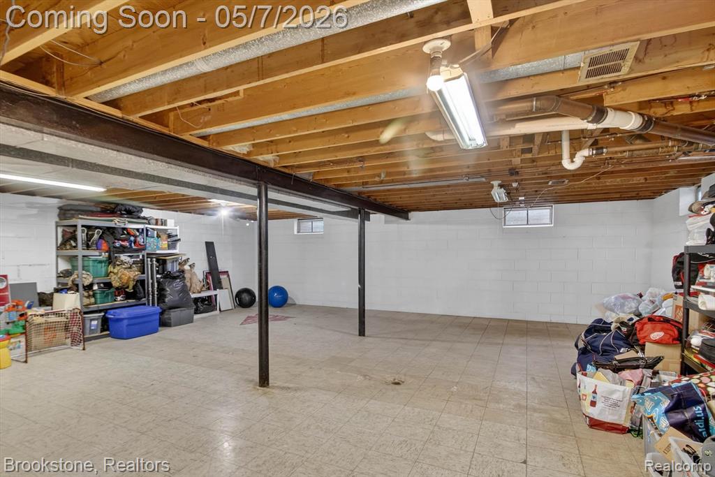2732 Lacota Road, Waterford, MI 48328 — Photo 32