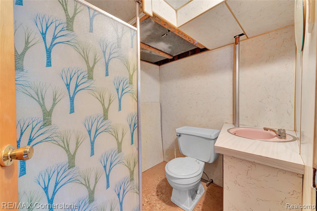 5760 Linden Drive, Dearborn Heights, MI 48127 — Photo 29