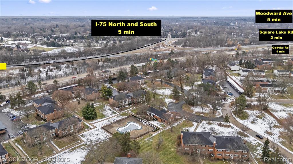 670 E Fox Hills Drive, Bloomfield Hills, MI 48304 — Photo 21