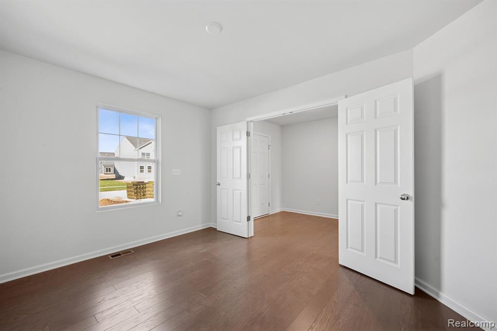 54822 Heron Circle, New Baltimore, MI 48047 — Photo 11