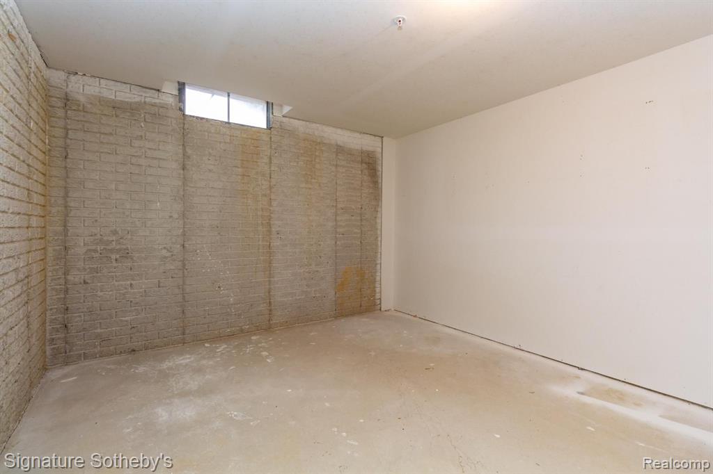 26204 April Court, Walled Lake, MI 48390 — Photo 26