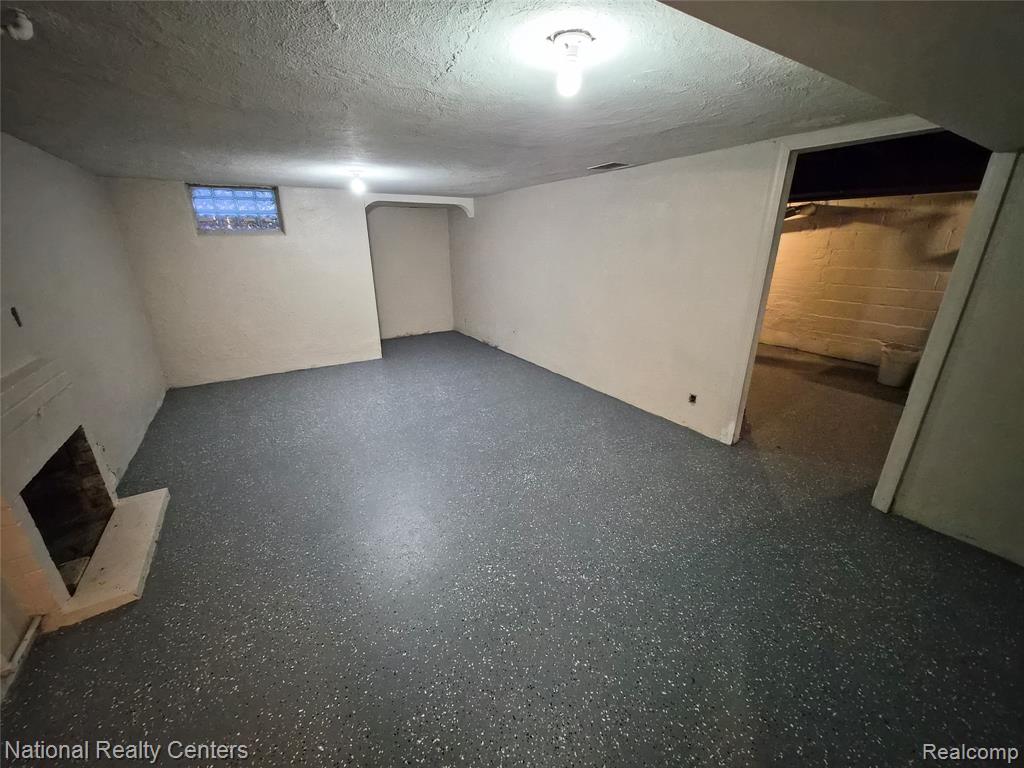 6 Utica Road, Pontiac, MI 48341 — Photo 19