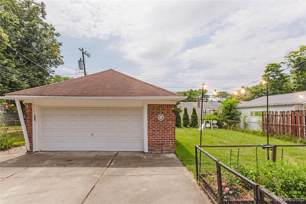 437 Normandy Road, Royal Oak, MI 48073 — Photo 33