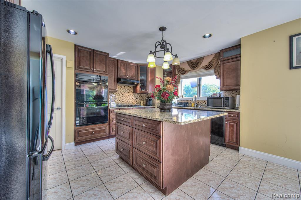 6460 Charles Drive, West Bloomfield, MI — Photo 19