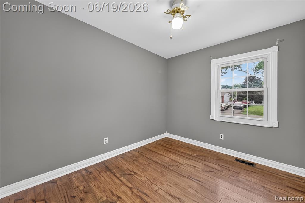 778 Manzano Drive, Wolverine Lake, MI 48390 — Photo 21
