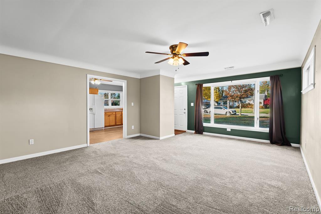 8946 OPORTO Street, Livonia, MI 48150 — Photo 12