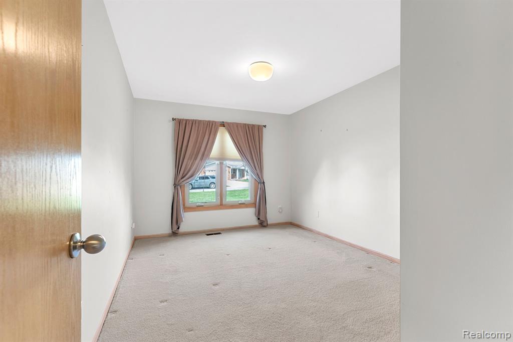 26783 PARK Lane, Woodhaven, MI 48183 — Photo 20