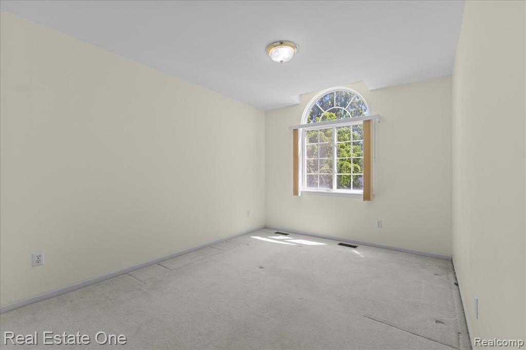 113 Algansee Drive, Troy, MI 48083 — Photo 34