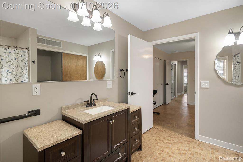 2443 Carriage Way, Ypsilanti, MI 48197 — Photo 16
