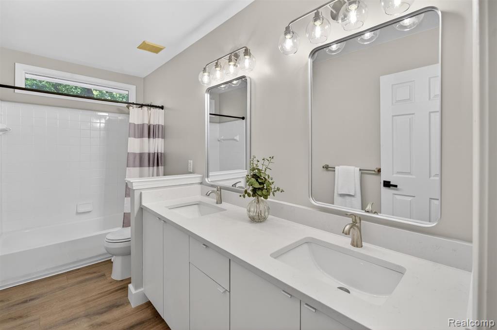 7359 Colchester Lane, West Bloomfield, MI — Photo 24
