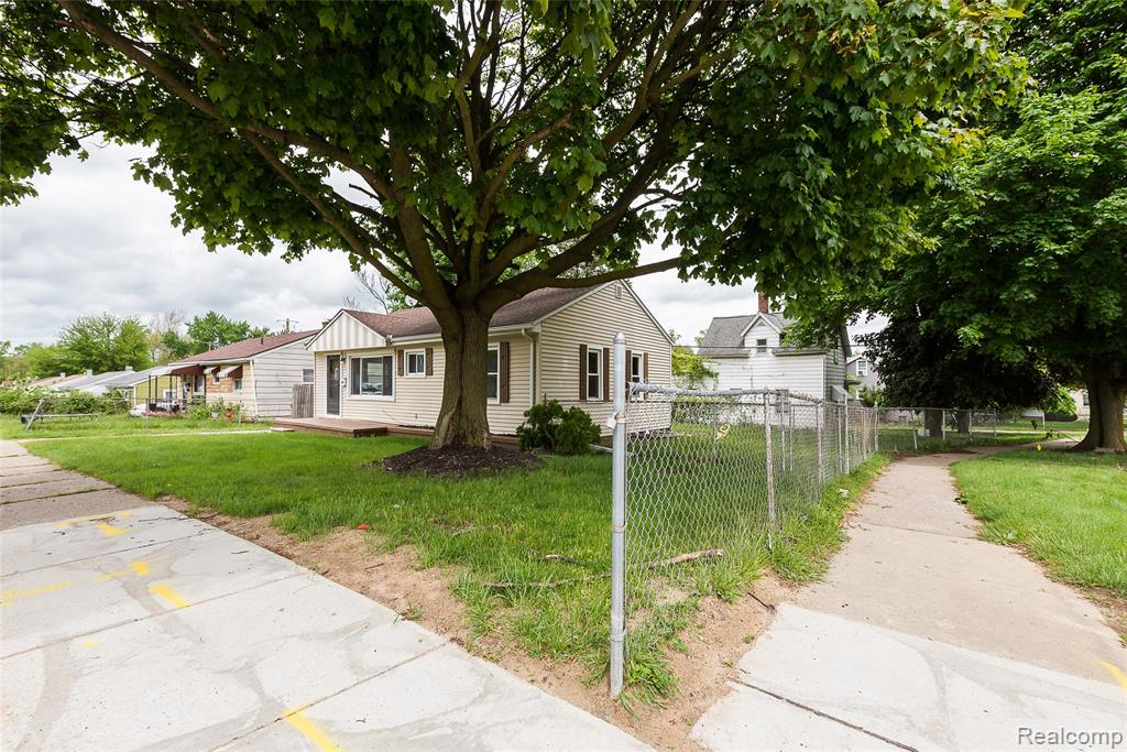 449 Burton Court, Ypsilanti, MI 48197 — Photo 10