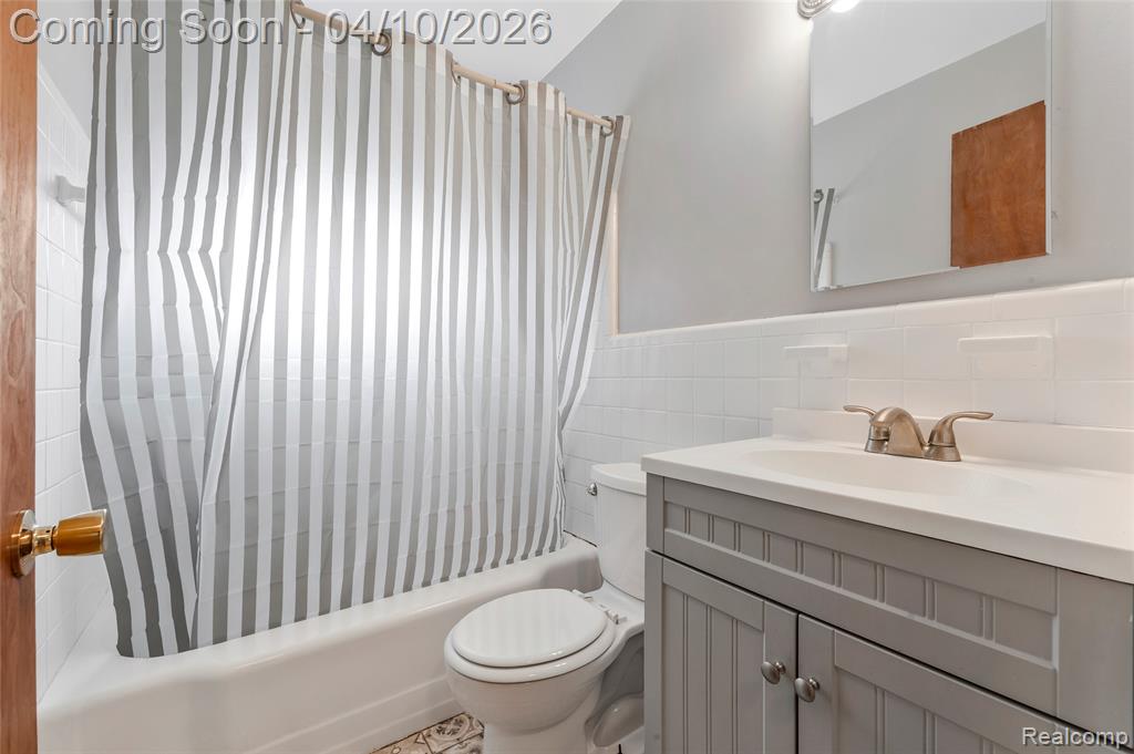 720 E Robert Avenue, Hazel Park, MI 48030 — Photo 16