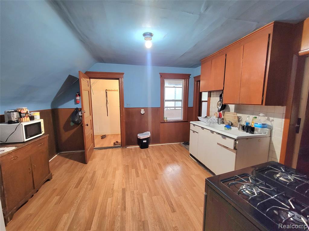 2282 Poland Street, Hamtramck, MI 48212 — Photo 19