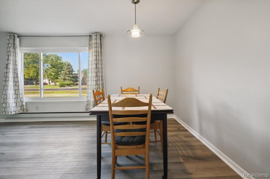 1802 COLONIAL VILLAGE Way, 2, Waterford, MI 48328 — Photo 11