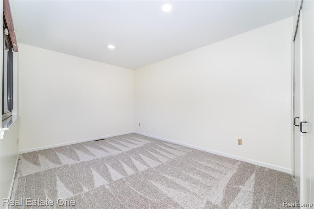 6250 Potomac Circle, West Bloomfield, MI — Photo 23