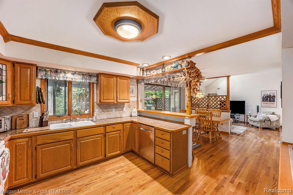 5036 CLARKSTON Road, Clarkston, MI 48348 — Photo 11