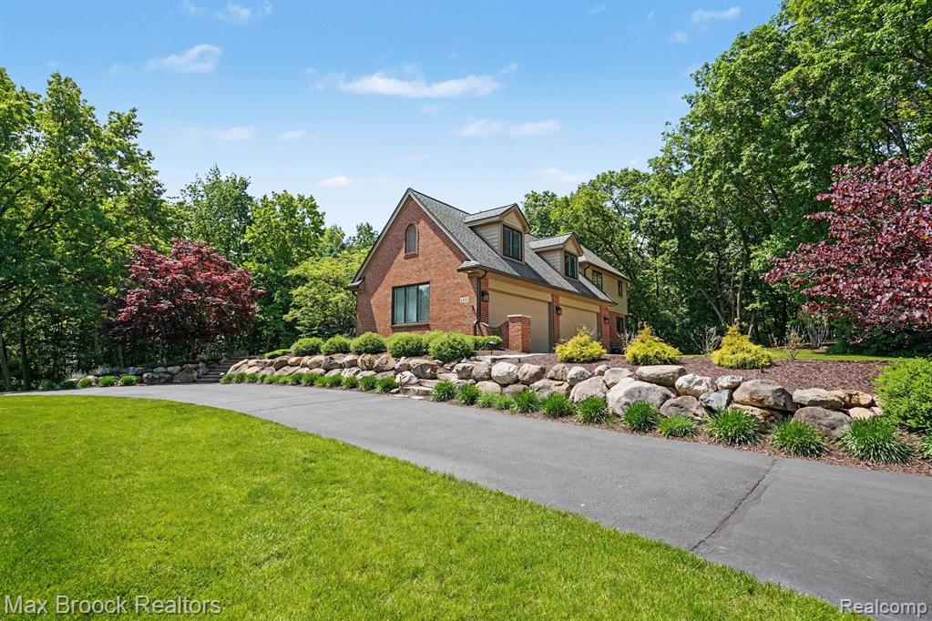 1300 Oak Hollow Drive - Photo 5