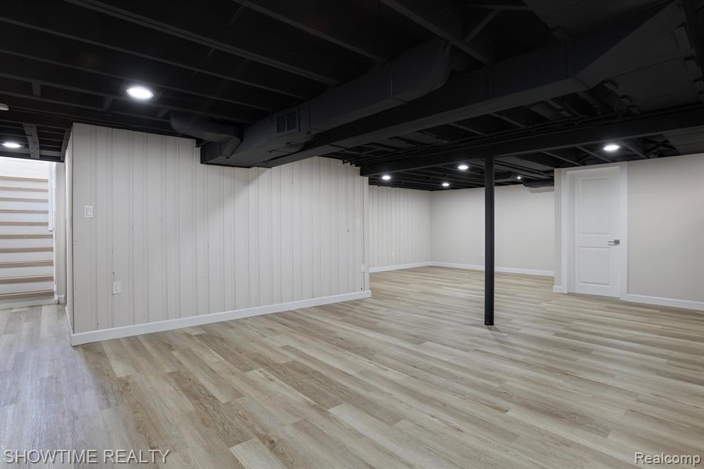 4256 BUCKINGHAM Road, Royal Oak, MI 48073 — Photo 17