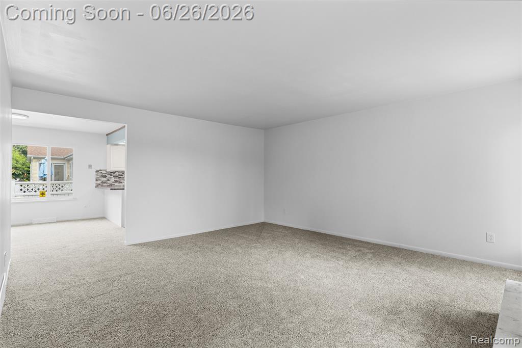 5120 Hillcrest Circle, Flint, MI 48506 — Photo 12
