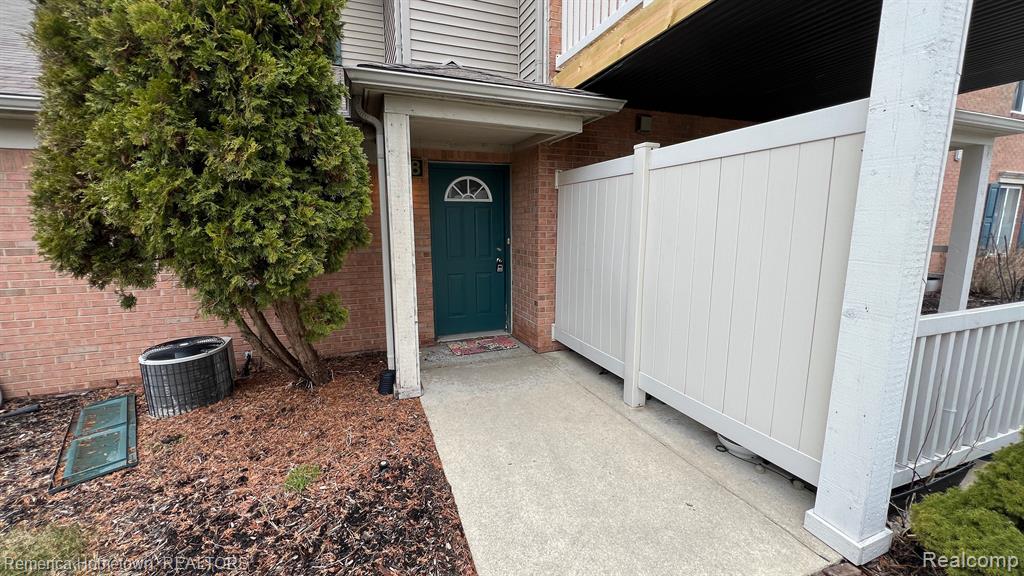 428 MARIGOLD Circle, Westland, MI — front exterior
