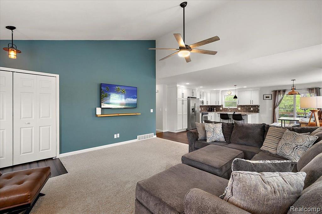 7611 Peninsula, Waterford, MI 48327 — Photo 7