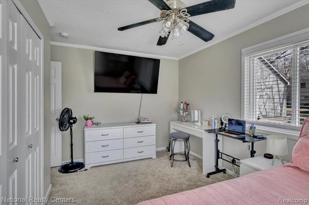 6823 SALINE Drive, Waterford, MI 48329 — Photo 11