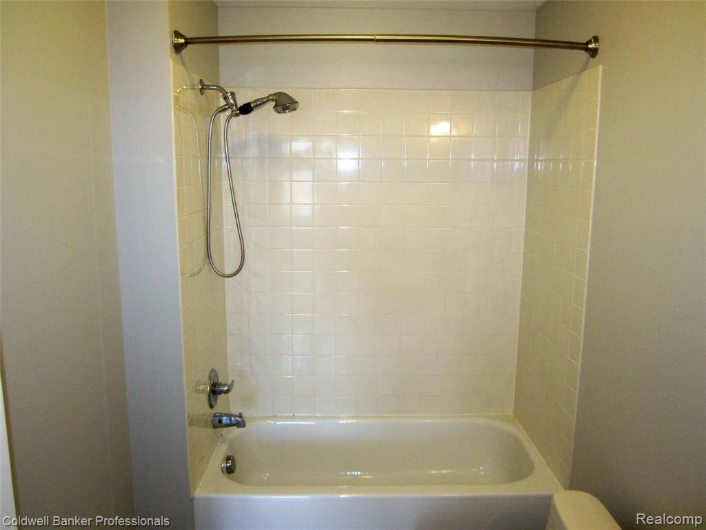 614 E Eleven Mile Road, Royal Oak, MI 48067 — Photo 23