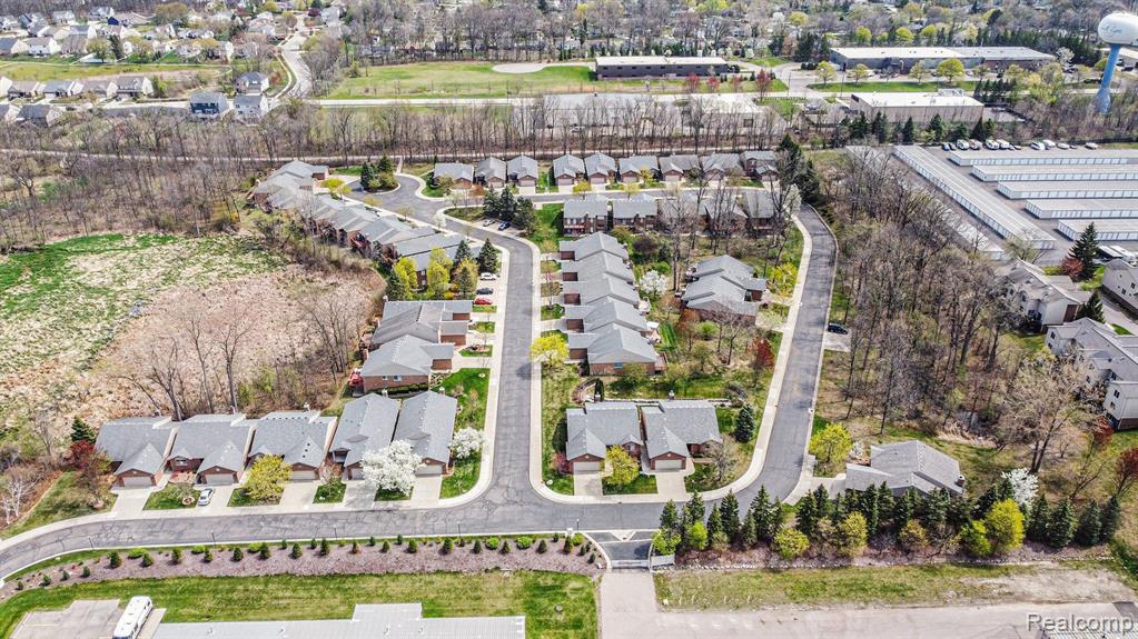 404 WALNUT Drive, 34, South Lyon, MI 48178 — Photo 31