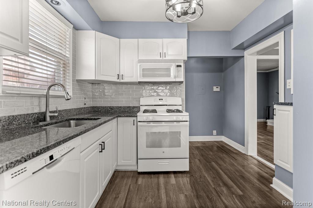4242 LAPHAM Street, Dearborn, MI 48126 — Photo 16