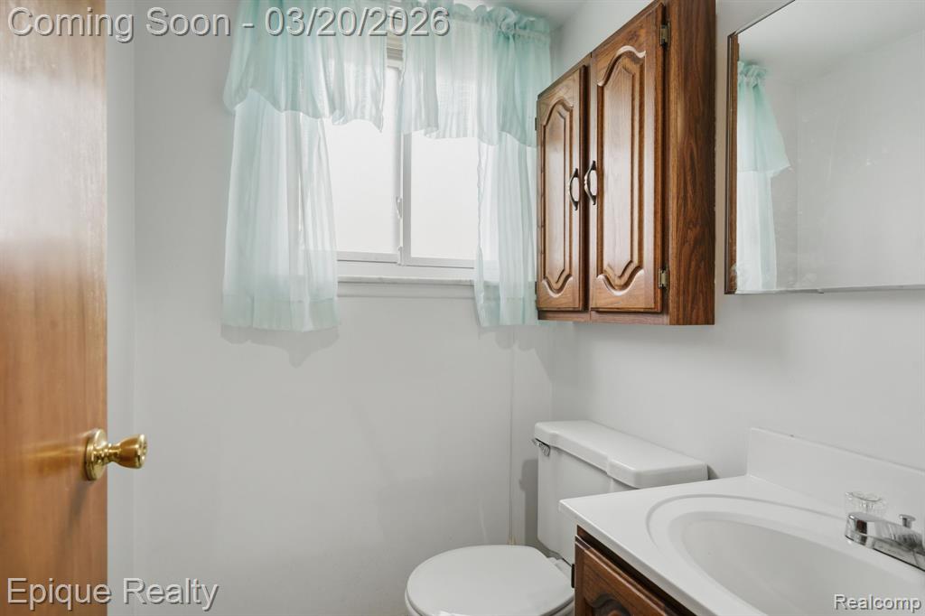 4272 Gunther Drive, Sterling Heights, MI 48310 — Photo 21