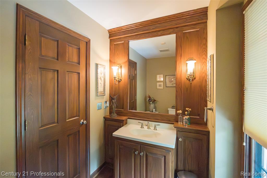 9200 Fox Hollow Road, Clarkston, MI 48348 — Photo 12