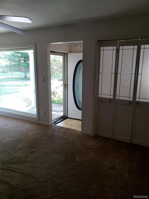 26656 Rouge River Dr Drive, Dearborn Heights, MI 48127 — Photo 2