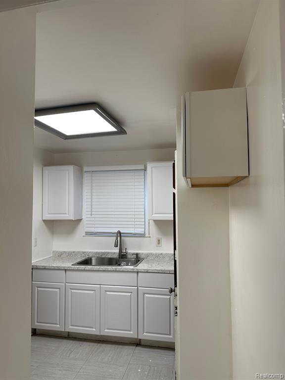 8075 WHITCOMB Street, Detroit, MI 48228 — Photo 11