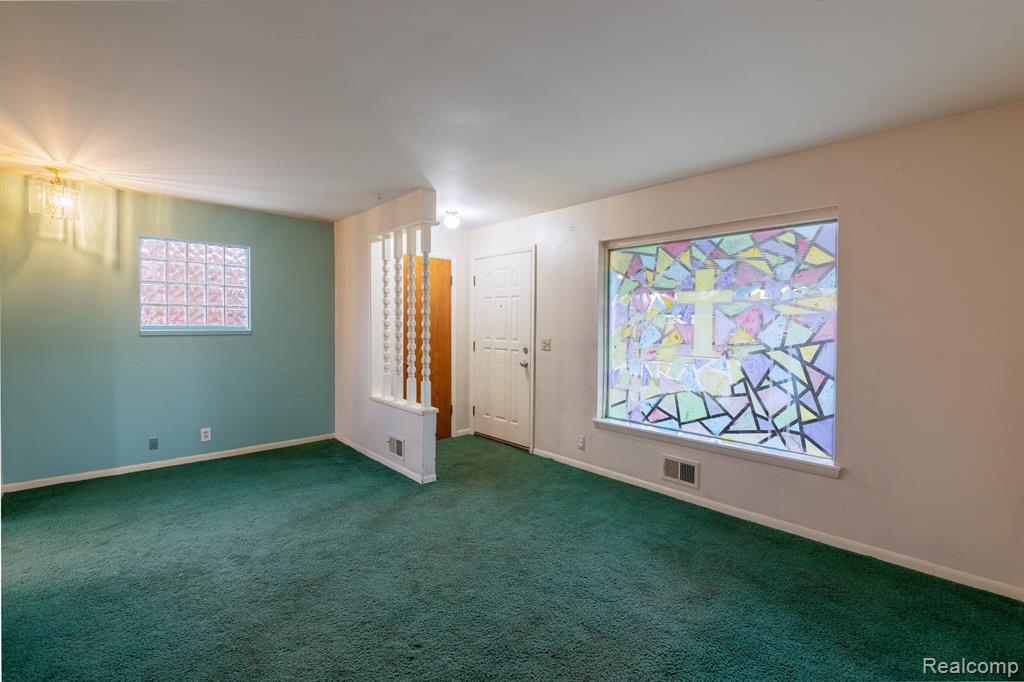 8374 MAYFAIR Street, Taylor, MI 48180 — Photo 5
