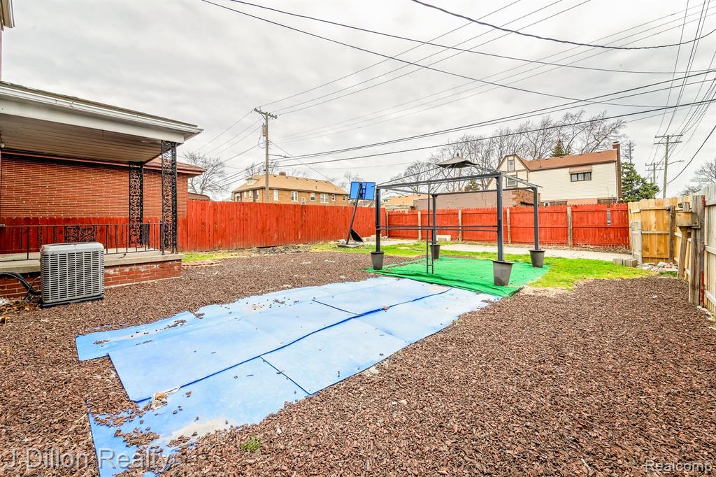 99 Chestnut Street, River Rouge, MI 48218 — Photo 35