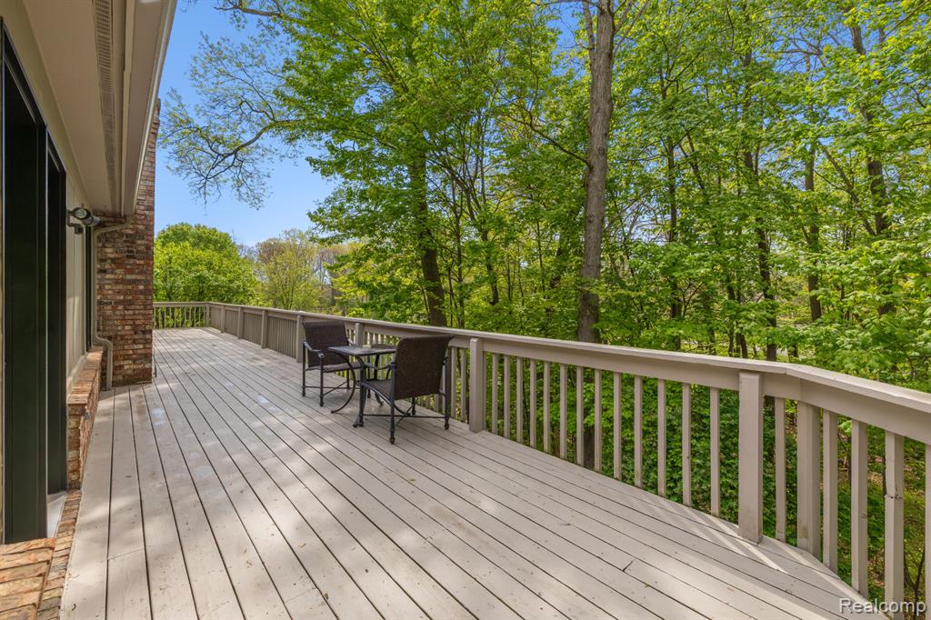 2484 PINE HOLLOW Trail, Brighton, MI 48114 — Photo 39