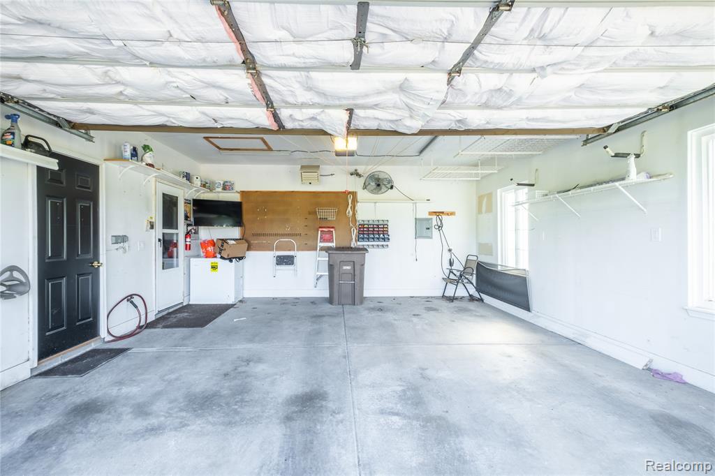 243 Oak Ridge Drive, Pontiac, MI 48341 — Photo 19